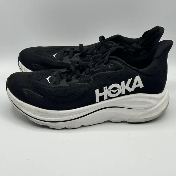 Hoka Clifton 10 Womes 9B Black and White Athletic Sneakers S22 - Picture 3 of 8